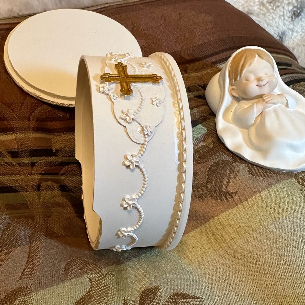 Baptism Keepsake Trinket Box and Rosary Bracelet Girl White Gold Cross Charm Set - Picture 3 of 6
